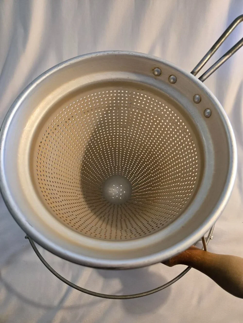 Vintage‎ Cone Sieve Pestle and Stand aluminum metal Juicer strainer Canning